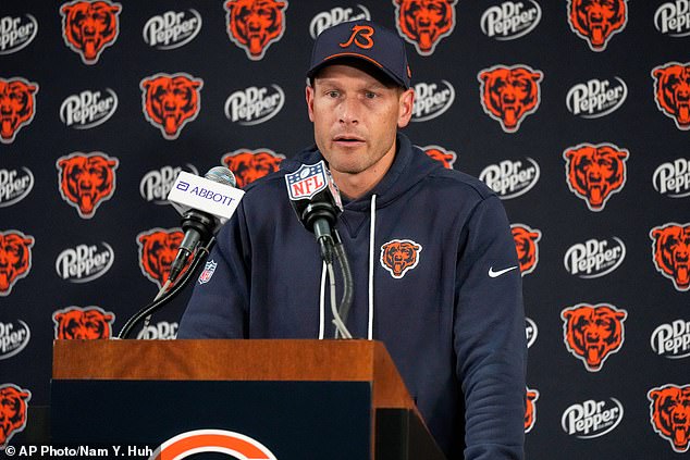 Bears coach Ben Johnson pays emotional tribute to Mike Ditka after ...