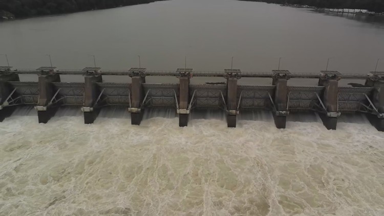 Arkansas River withstanding drought thanks to locks, dams, and reservoirs