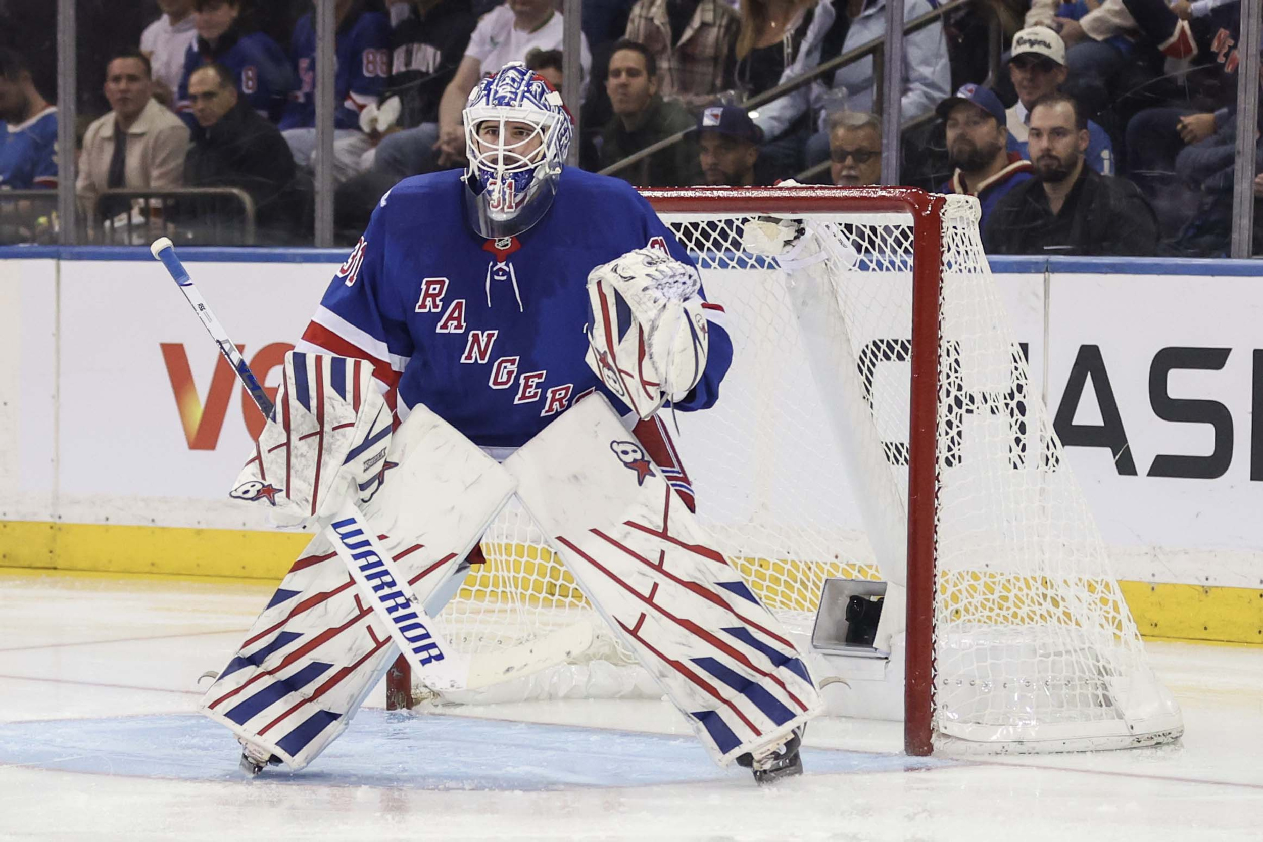 Rangers’ Igor Shesterkin leaves game hobbling, injury status unclear
