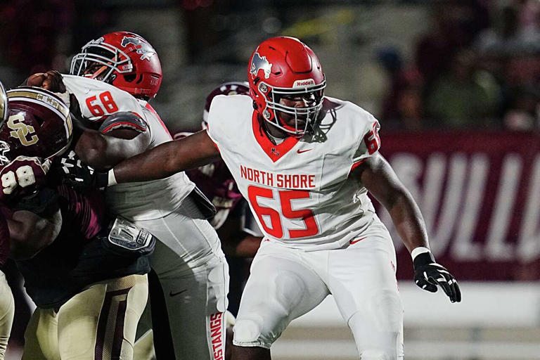 North Shore blocks extra point in final minute to cap rally over Summer ...