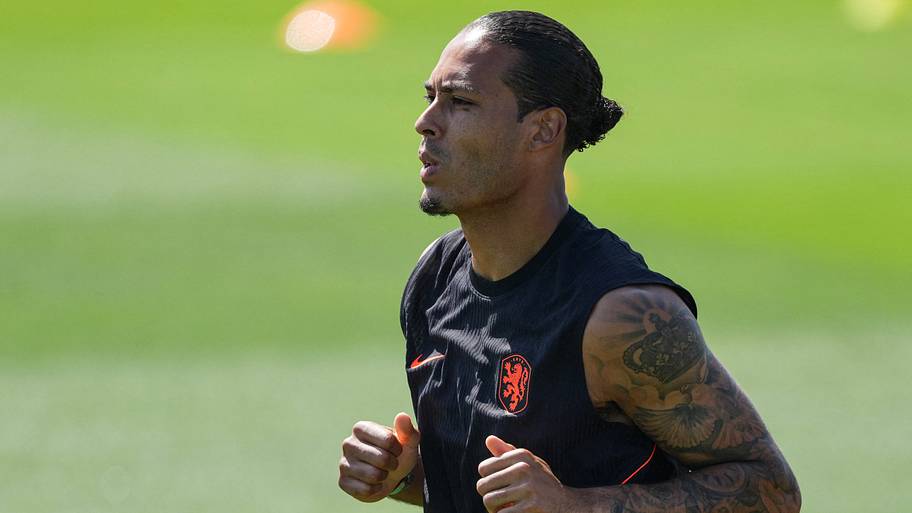 Fútbol - Copa Mundial de la FIFA 2026 - Entrenamiento de los Países Bajos - Instalaciones de entrenamiento KC Current, Kansas City, Missouri, EE. UU. - 28 de junio de 2026 Virgil van Dijk de los Países Bajos durante el entrenamiento IMAGN IMAGES vía Reuters/Jay Biggerstaff | IMAGN IMAGES vía Reuters