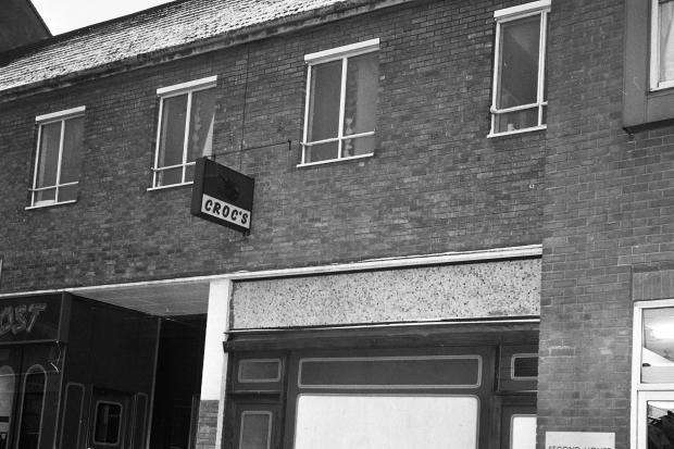 Snappy nights: The Rayleigh club with real alligators