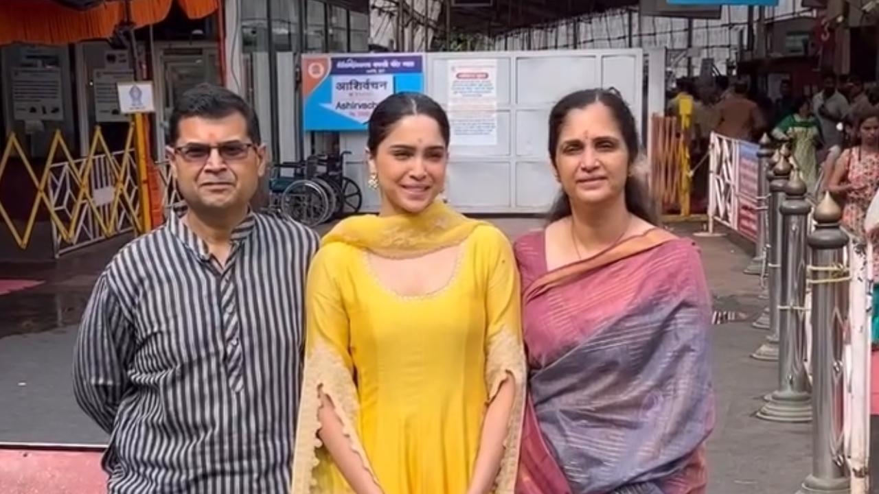 Sharvari reveals how her parents helped her choose acting over civil ...