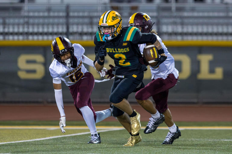 Edison football ends Tracy's perfect start with upset in TCAL opener