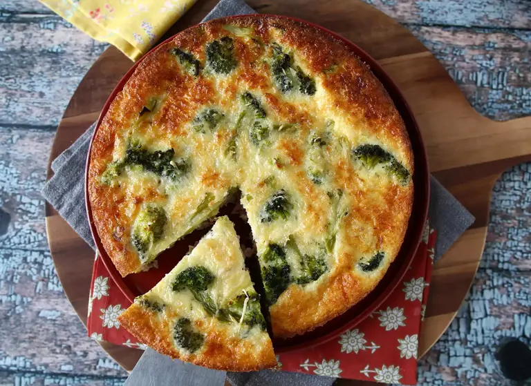 Quiche sans pâte au brocoli, pancetta et cottage cheese