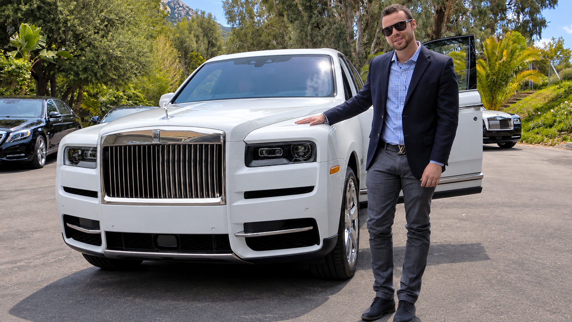 Exploring the features of a half million dollar luxury Rolls-Royce SUV