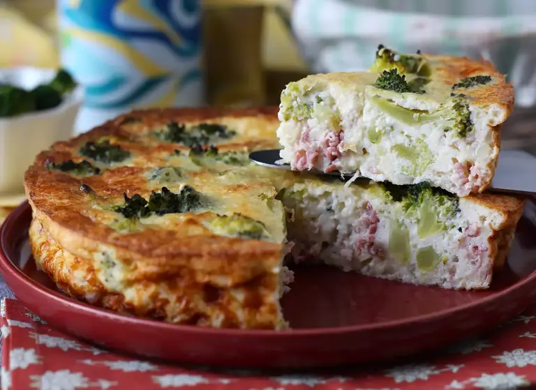 Quiche sans pâte au brocoli, pancetta et cottage cheese
