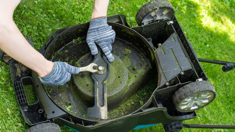 Sharpen lawn mower blades anywhere with an easy-to-use Amazon find