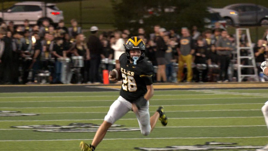 Centerville wins second straight, topping Northmont 42-17