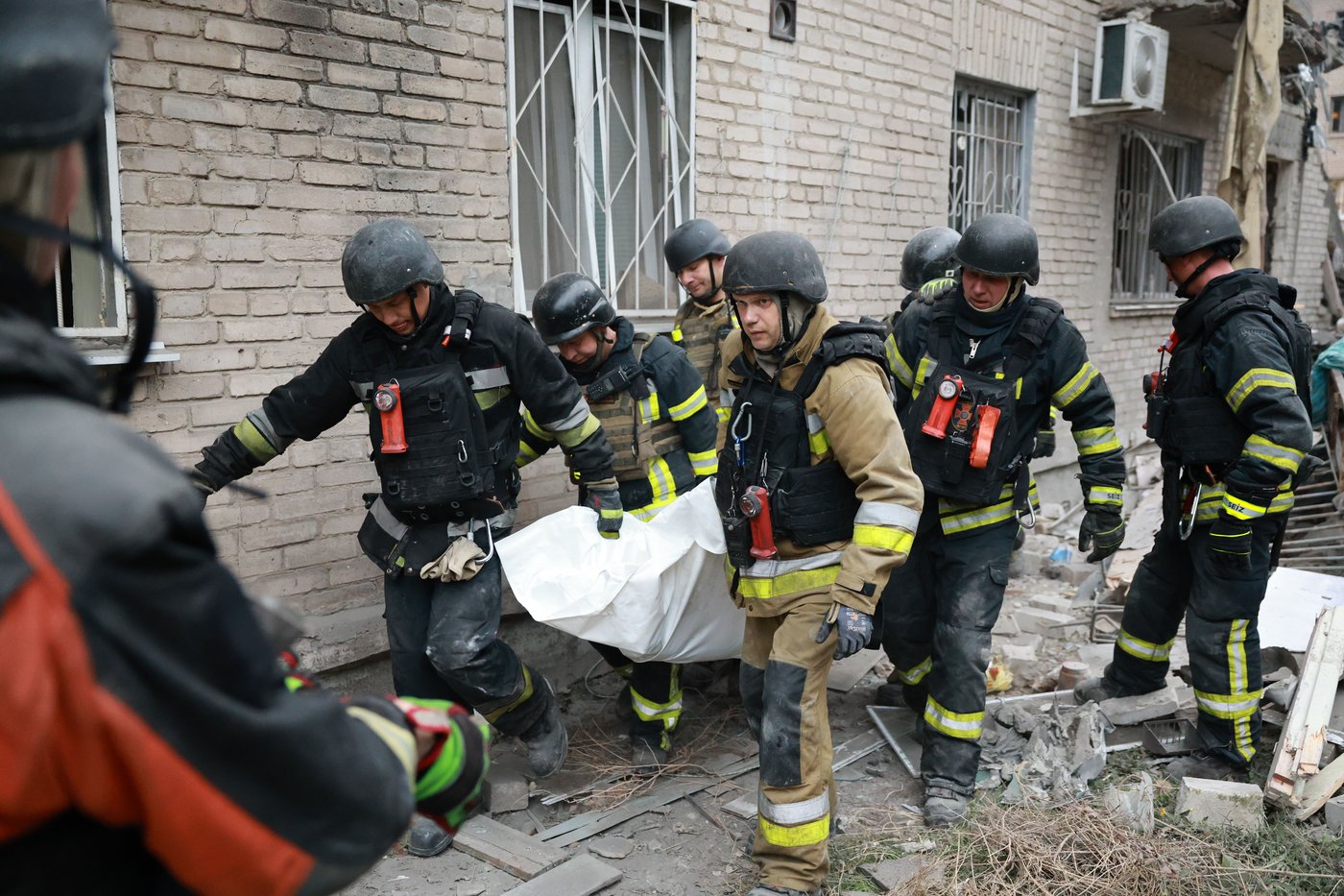 Russian attacks kill 7 in Ukraine after Trump strikes diesel deal with ...