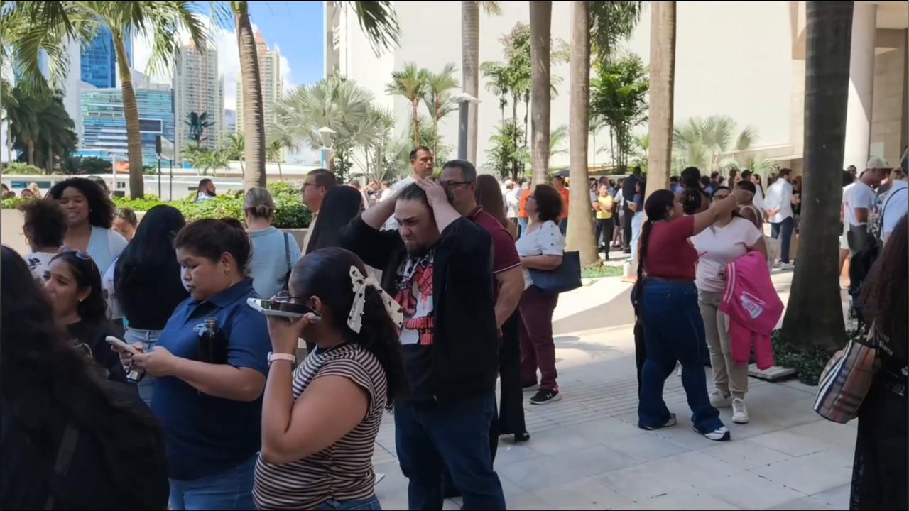 Panama: Powerful earthquake and aftershocks strike Panama City - 73948395