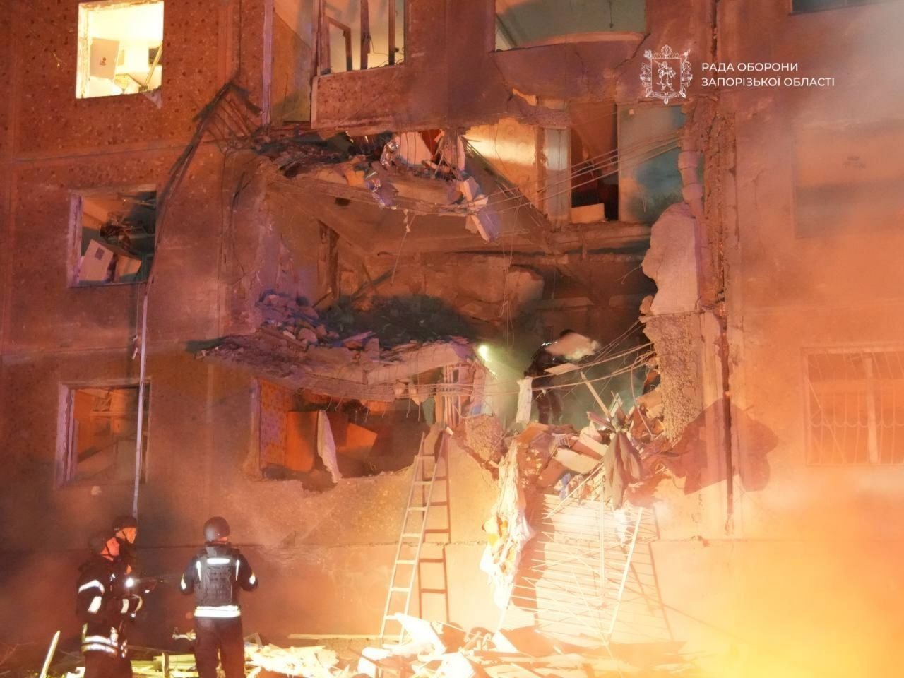 Russian guided bombs hit Zaporizhzhia apartment building, killing 4 ...