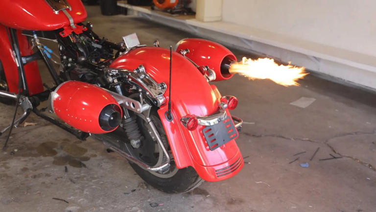 YouTuber fits micro jet engines to Harley-Davidson motorcycle: Video