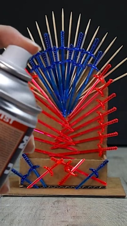 S01E28 - Relive the show with these crafts!