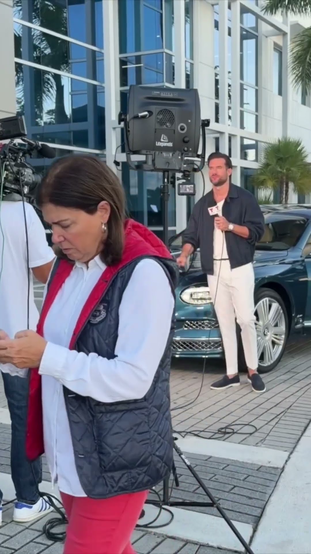 Bentley Flying Spur Azure 2027 en Hoy Día Telemundo | Elegancia híbrida ...