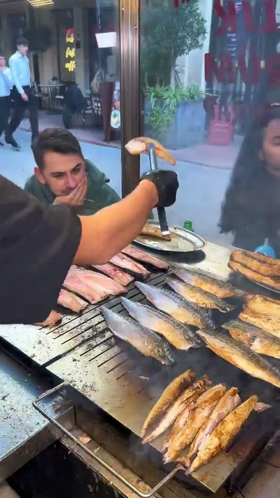 We’re with the fish filleting master, @mustafaakifesen, for BBQ fish 🐟🔪🔥