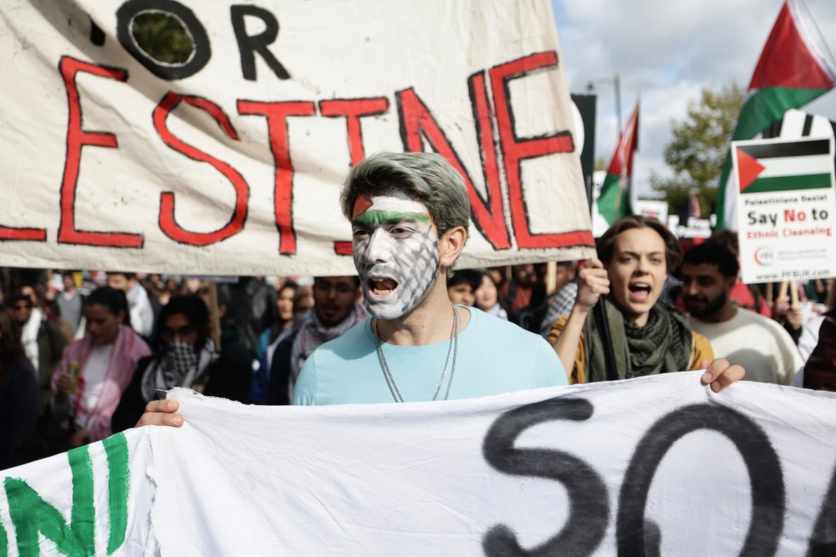 Thousands join major pro-Palestine march in central London