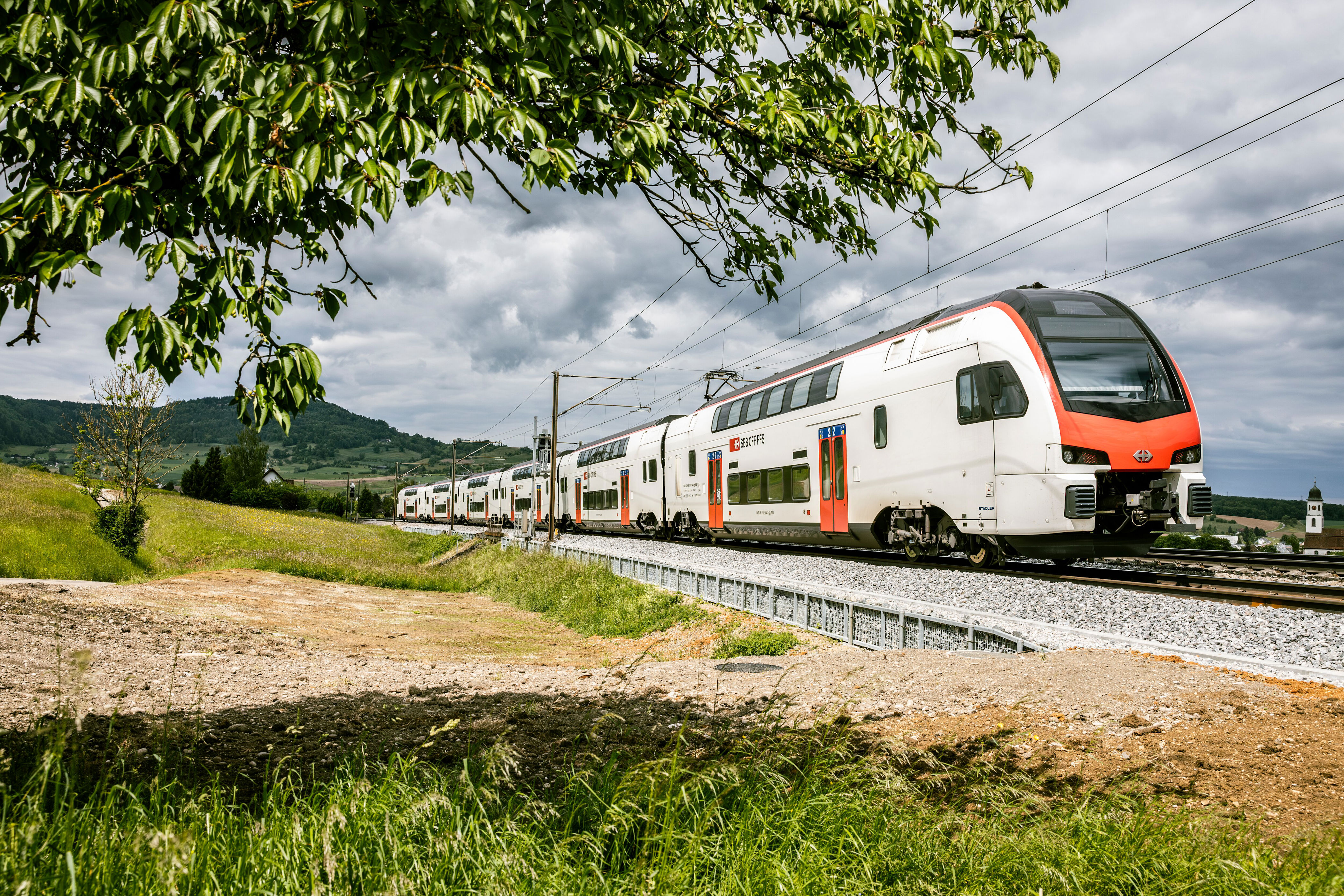 Face aux projets ferroviaires de Rösti, certaines régions voient rouge