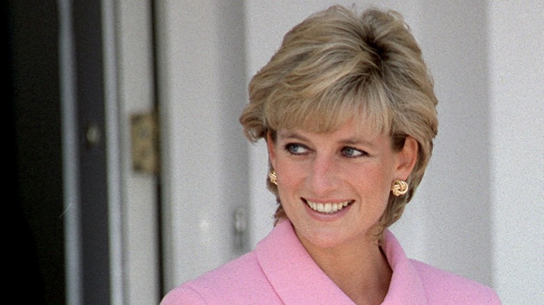 Princess Diana's signature feathered haircut is making a major comeback ...