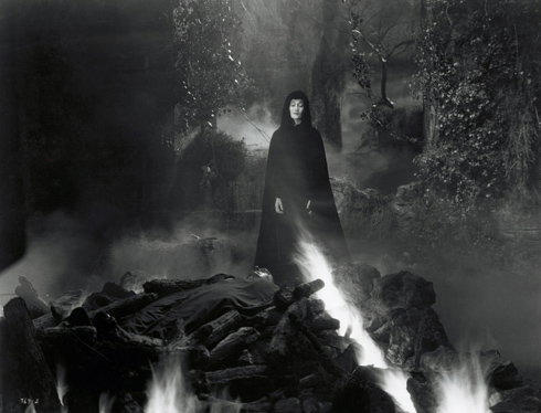 How is it possible that a nearly century-old vampire movie is this gay?