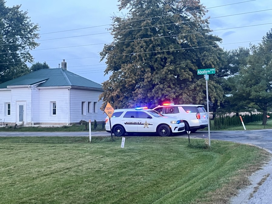 Crews respond to Southwest Allen County house fire