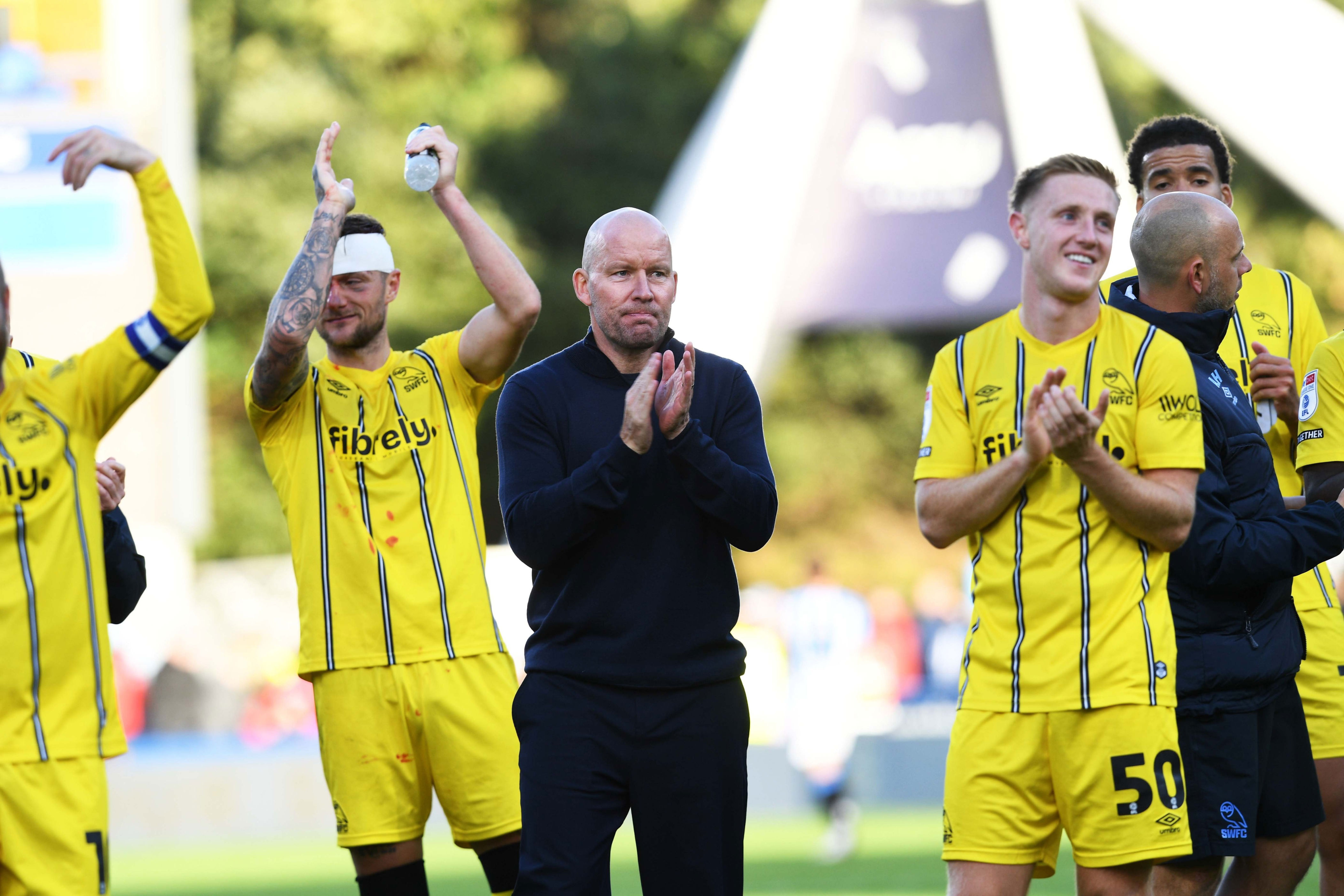 Sheffield Wednesday boss holds back his true emotions after half-time ...