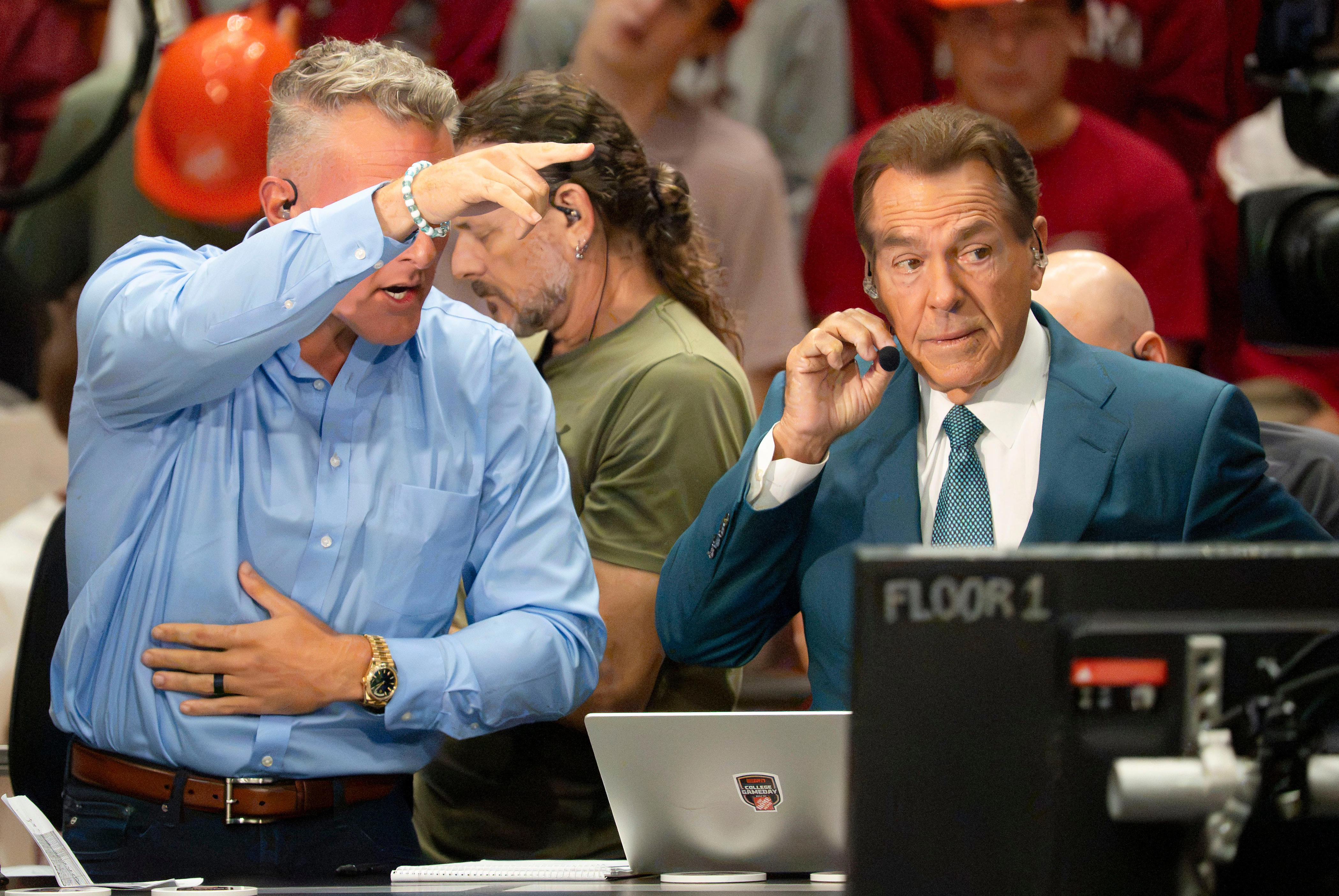ESPN's College Gameday crew makes their picks for UCLA-Oregon