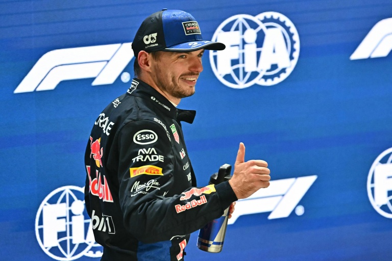 Max Verstappen faz a pole position do GP de Singapura de F1