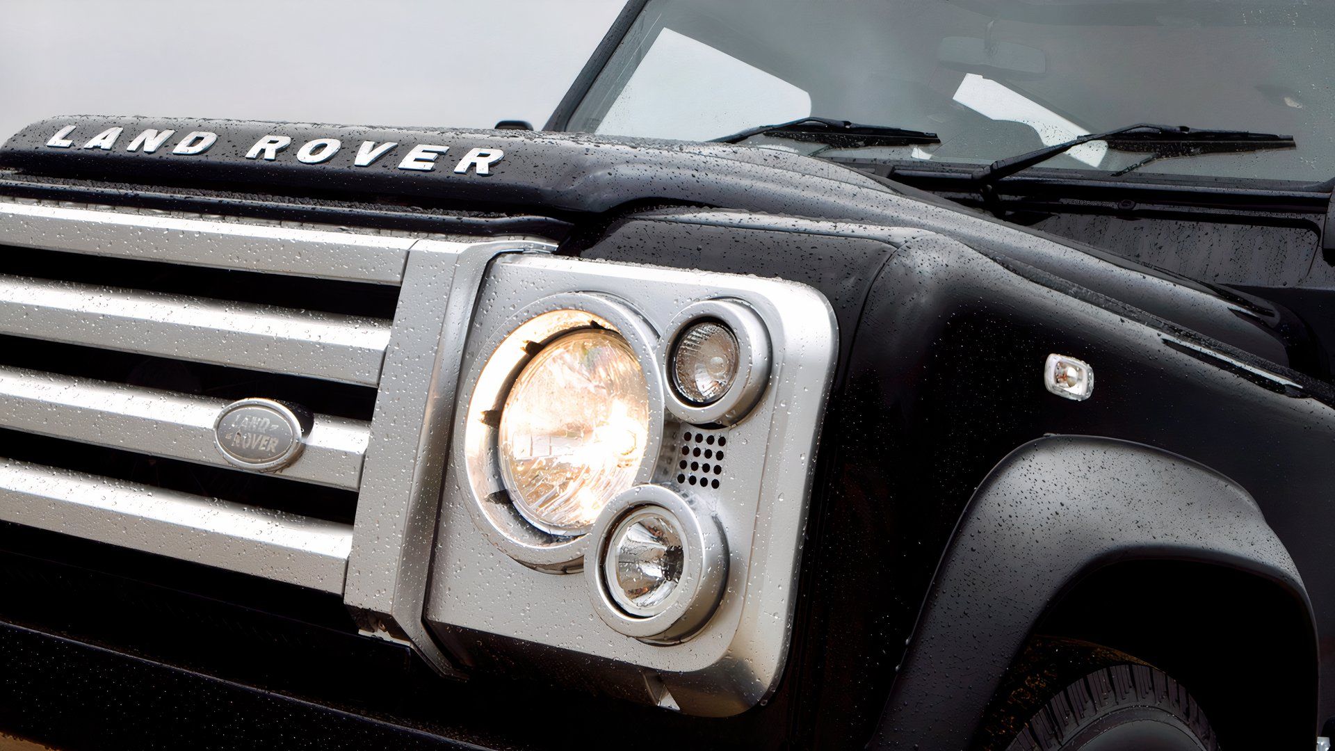 192 HP, 7,000 RPM, full-time 4WD: The ultimate factory Defender was ...