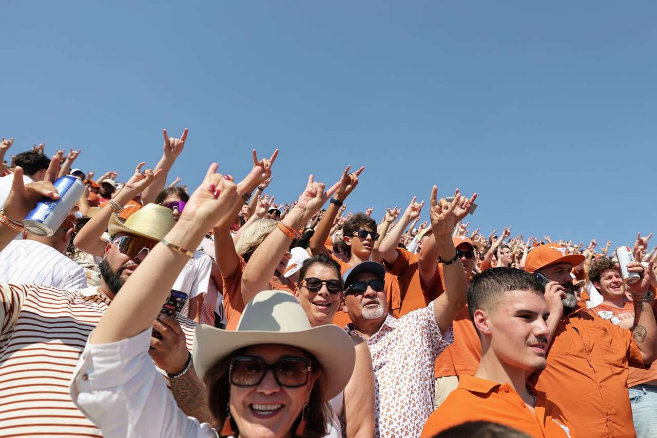 Feels like a holiday: Football fans crowd State Fair of Texas for Red River Rivalry game