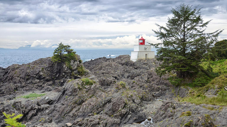 10 most breathtaking lighthouses on the West Coast