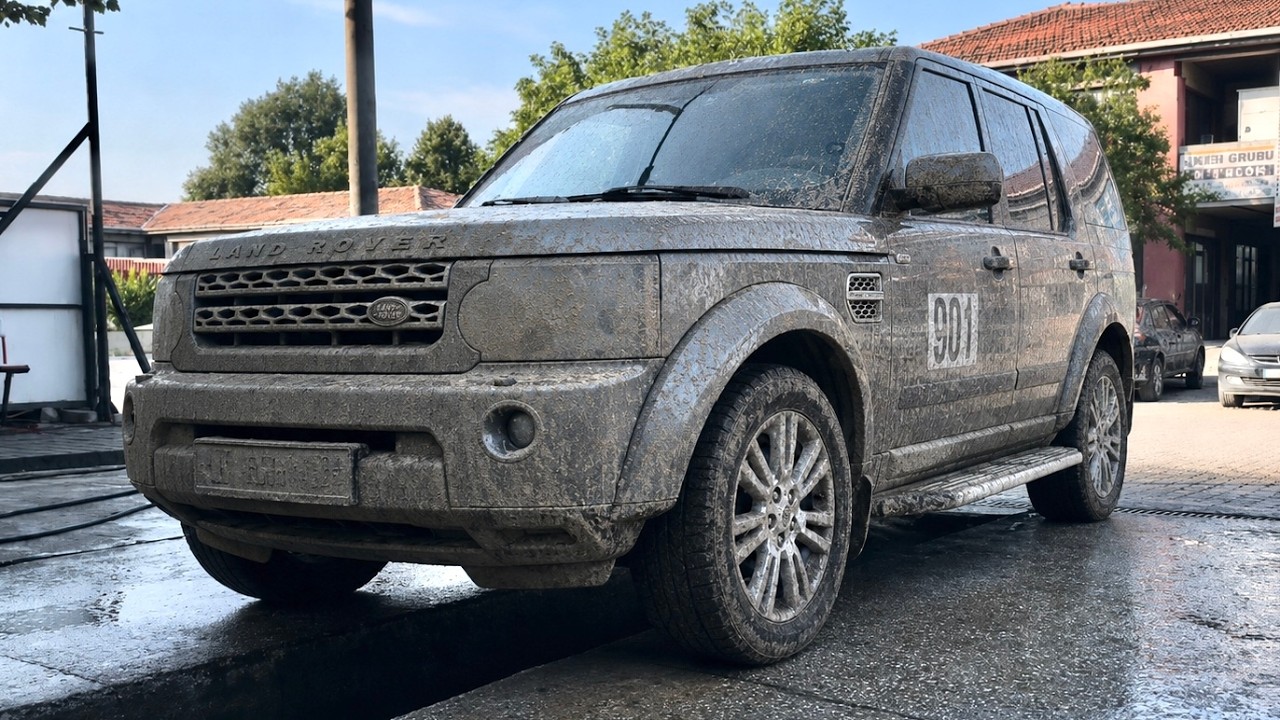 I transformed this muddy SUV into a gem!