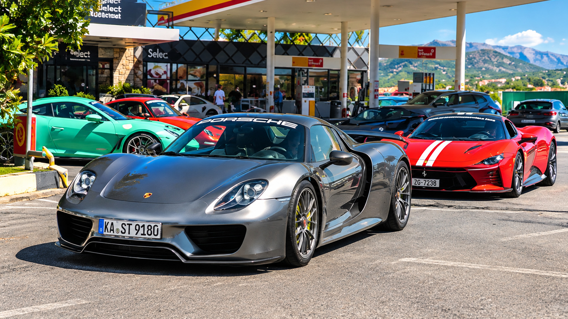 Which hypercar accelerates hardest at Supercar Owners Circle?