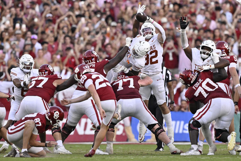 Red River recap: Longhorns, Manning collapse in 2nd half, hand OU win