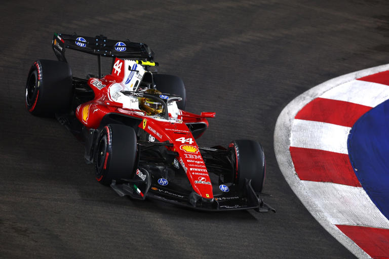 Lewis Hamilton calls for Singapore track changes: 