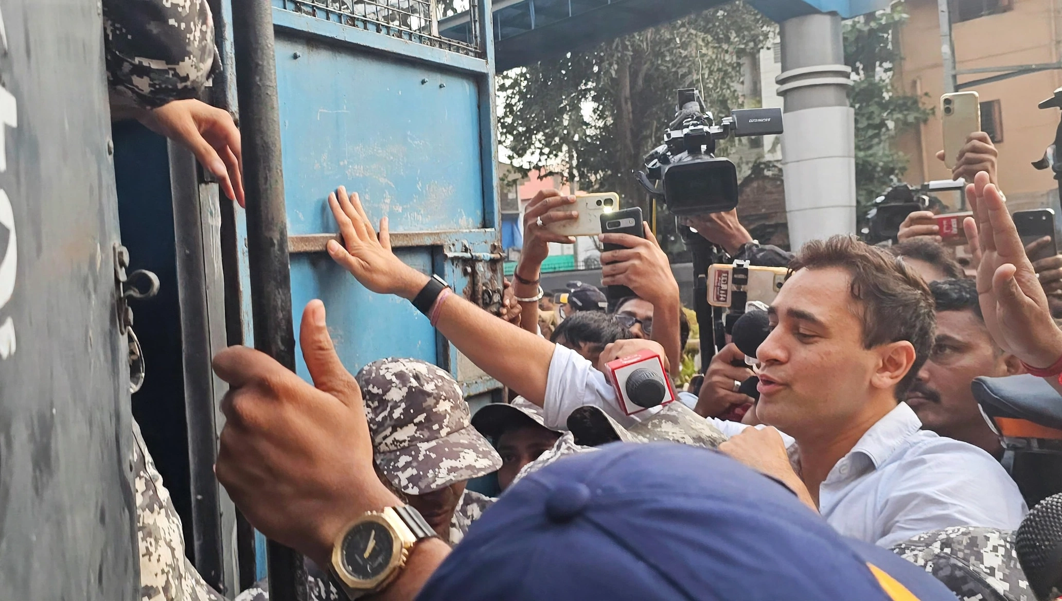 Aamir Khan’s nephew Imran Khan detained during CJP protest in Mumbai ...