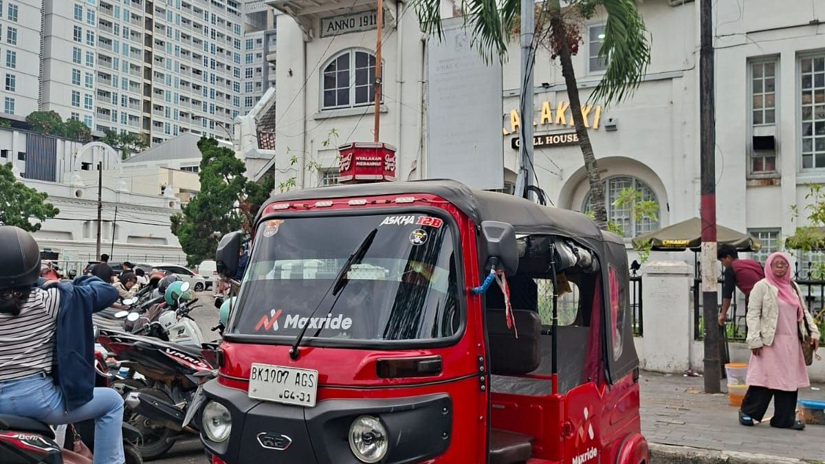 Menakar peluang dan tantangan kendaraan roda tiga di Indonesia: solusi ...