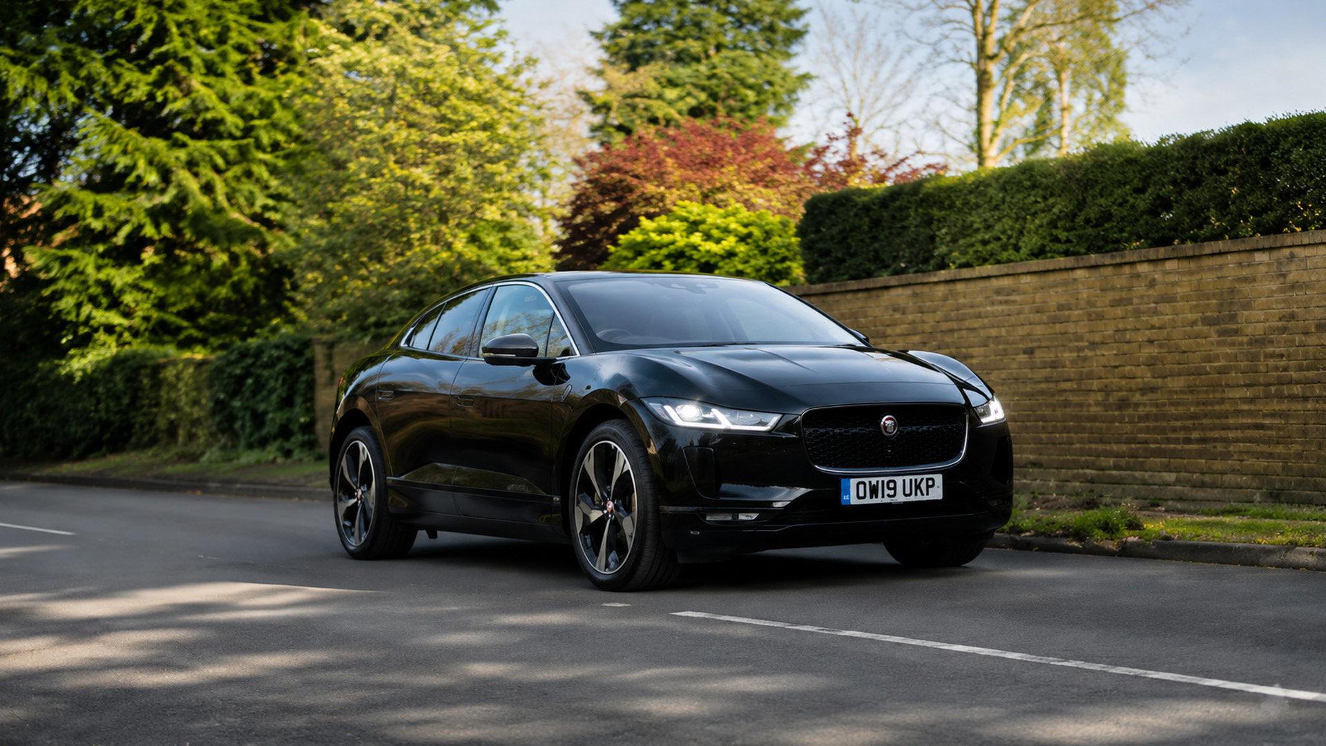 Jaguar I-Pace hits 0% battery in a real-world test