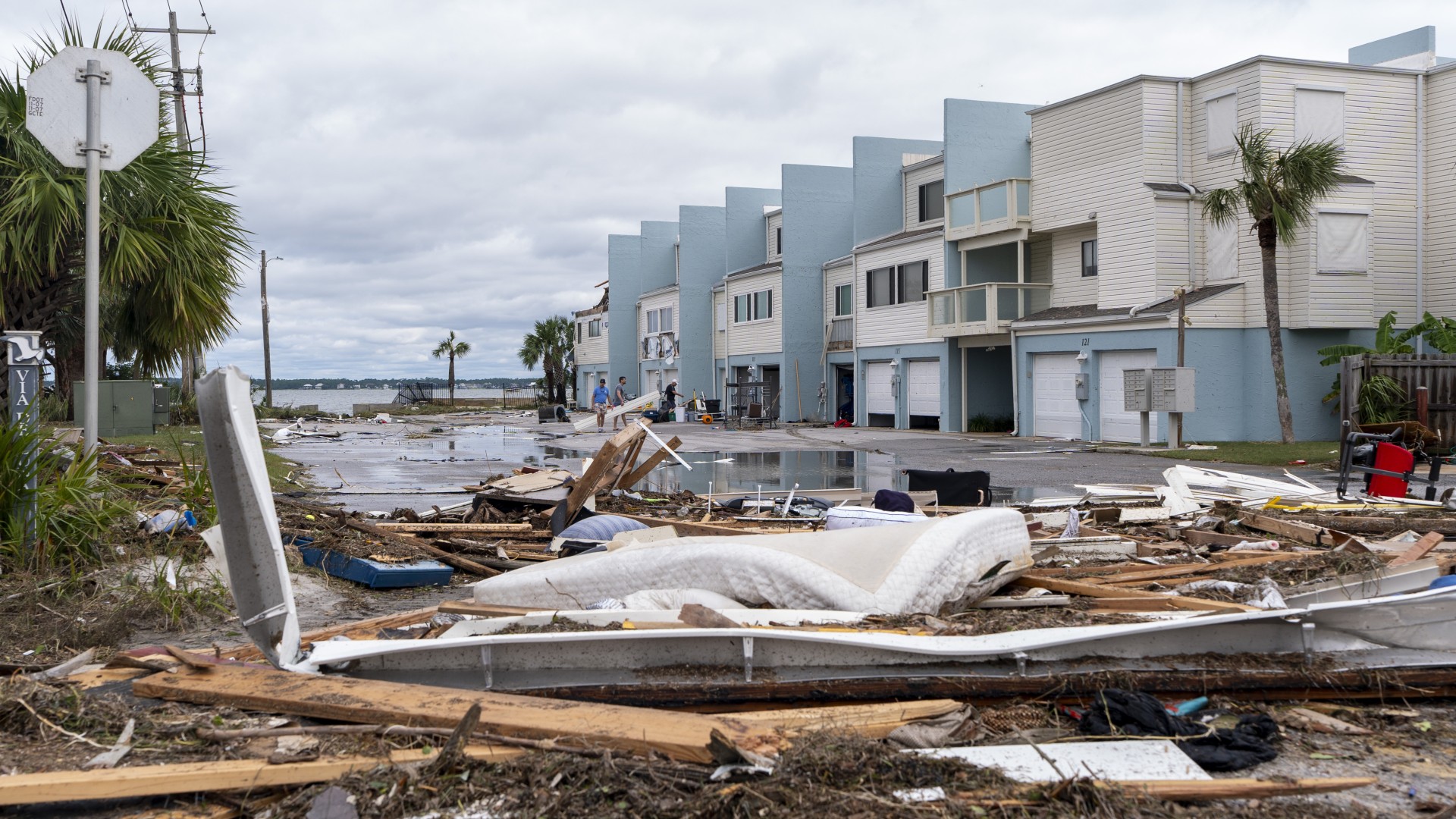 Deadly storm Isaias batters US Gulf Coast with heavy rain