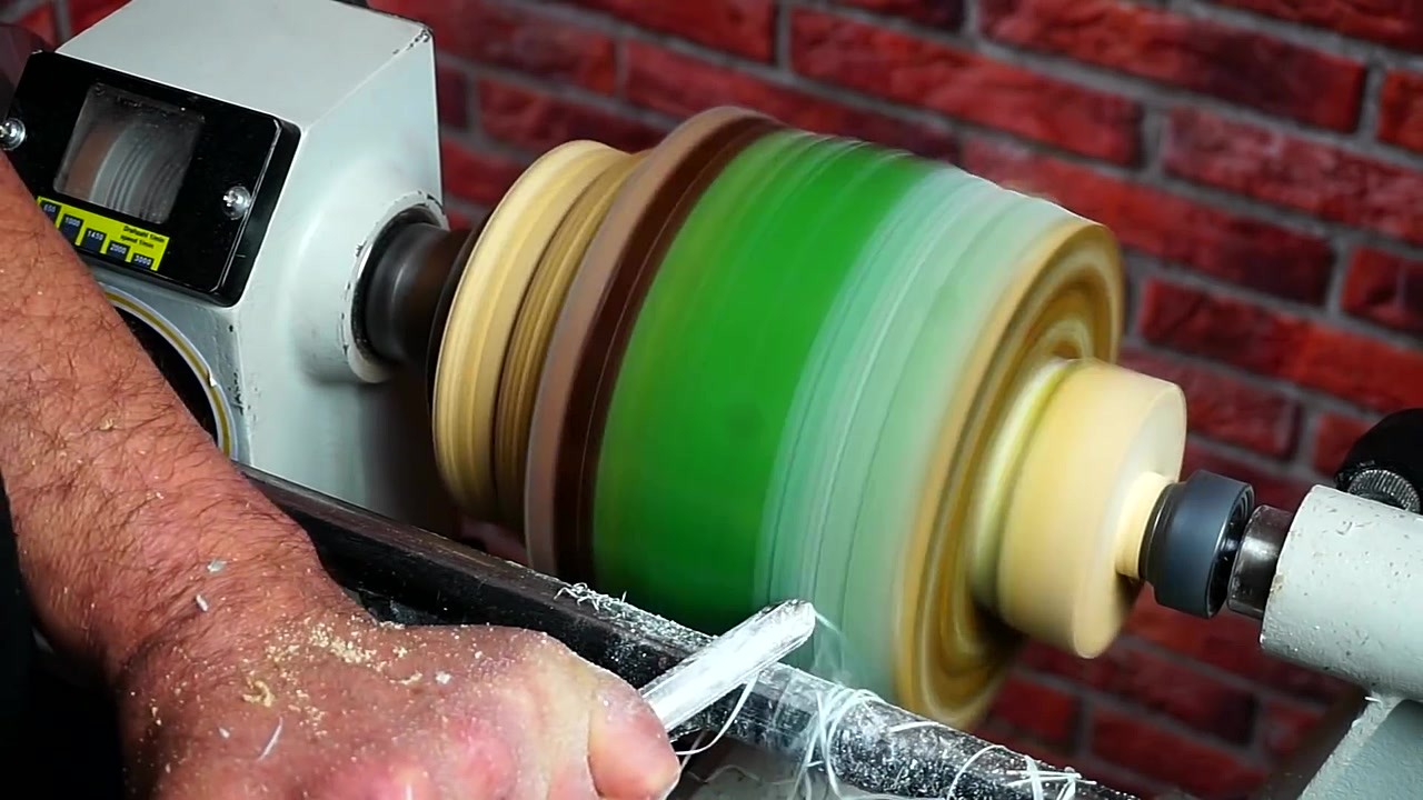 Watch how bamboo sticks become a unique resin creation