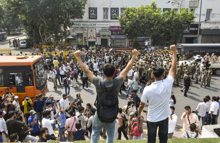 With Jantar Mantar out of reach, Delhi streets become scattered stages ...