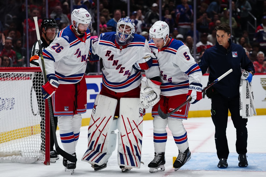 Rangers superstar goalie exits Capitals game injured after scary play