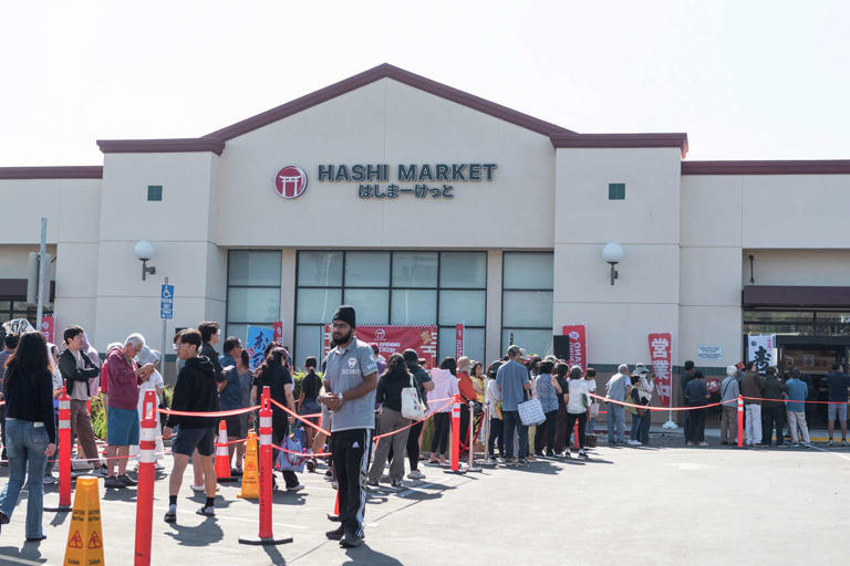 Popular NYC grocery store opens Bay Area location to massive line out ...