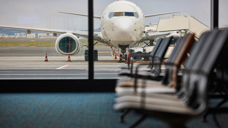 This major airline is making a huge offer to draw frequent fliers from ...