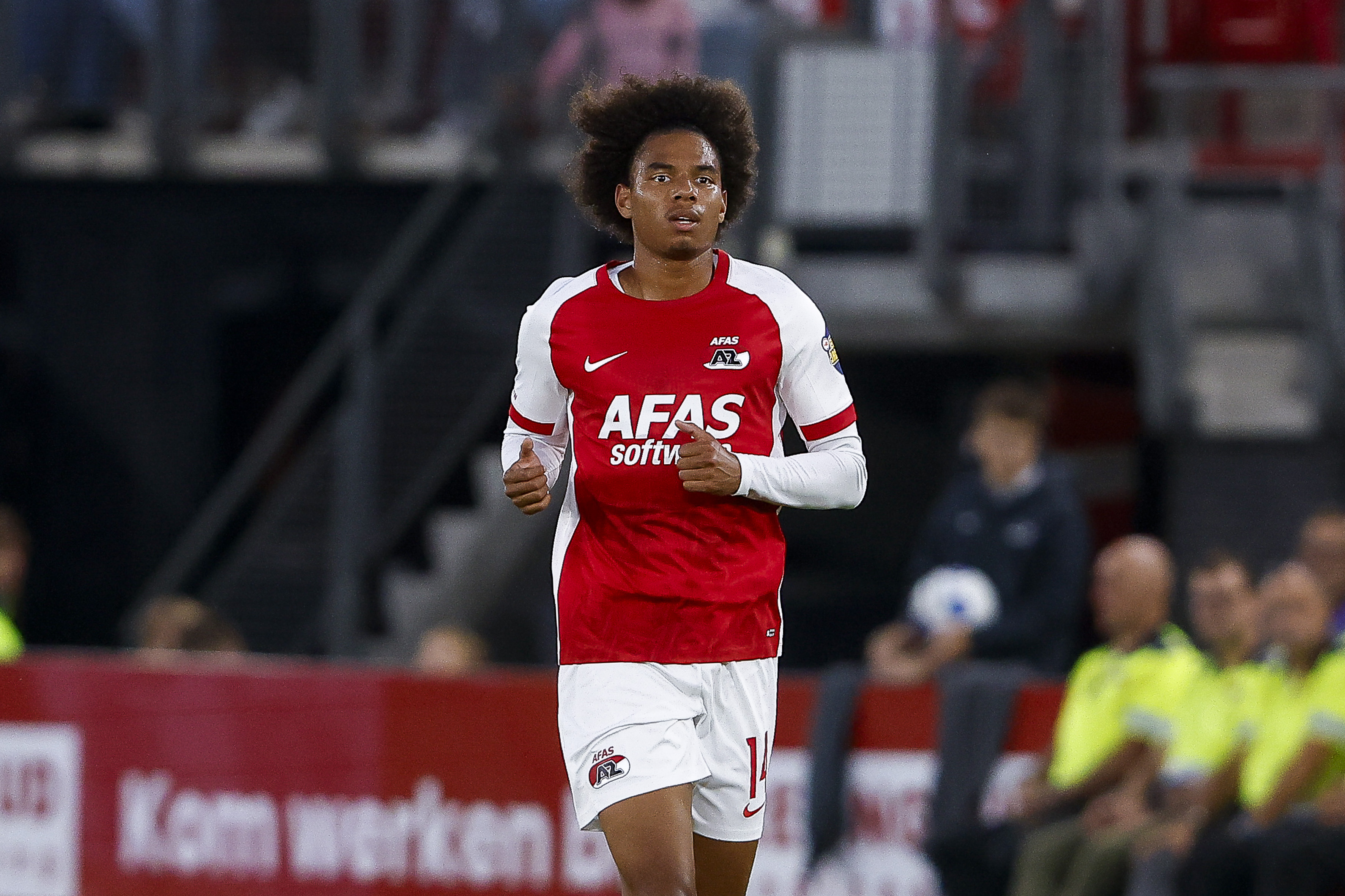 Feyenoord met fitte St. Juste in topper, pikant weerzien voor Stengs
