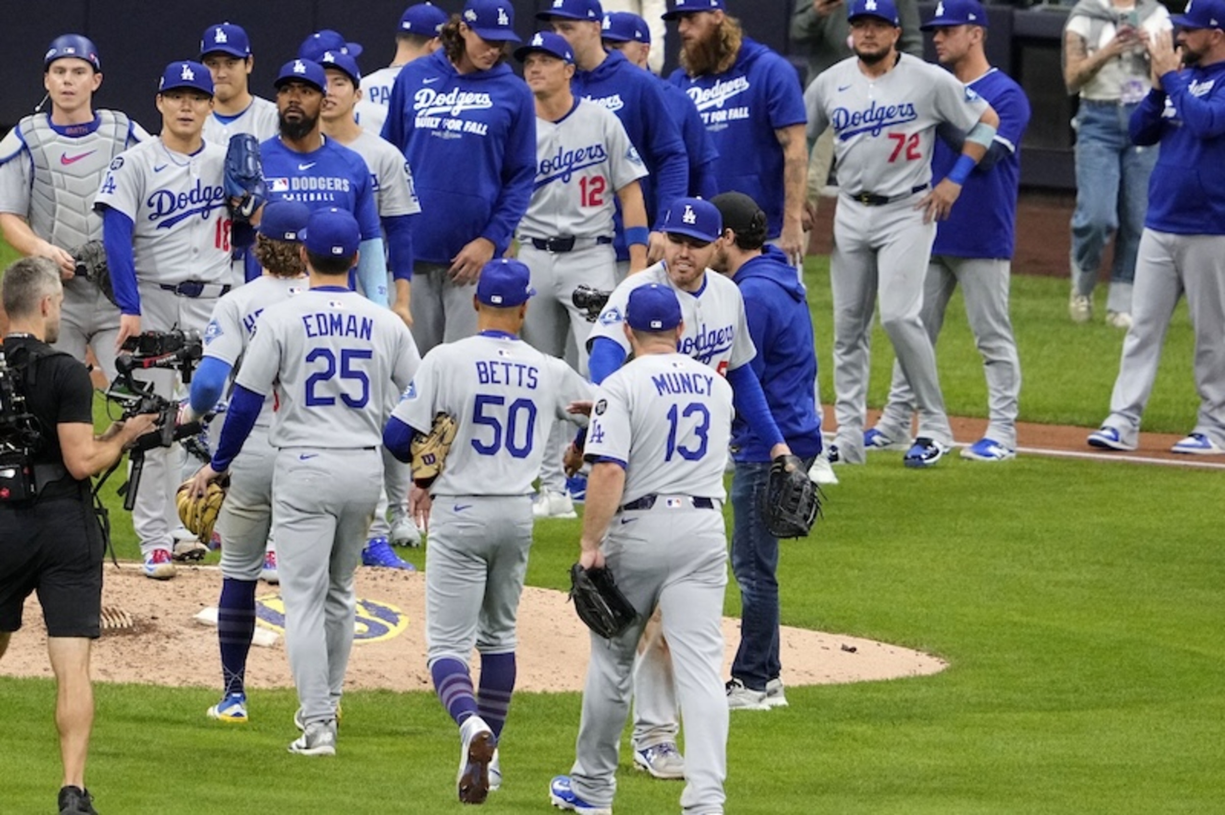 Dodgers NLCS 2026 roster: Pitcher replacing position player
