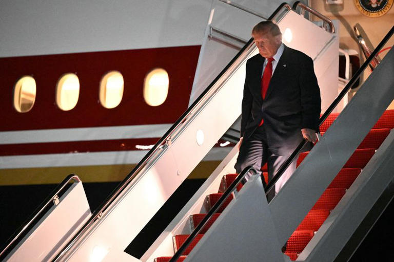Trump caught doing bizarre act with his leg after awkward footing on stairs