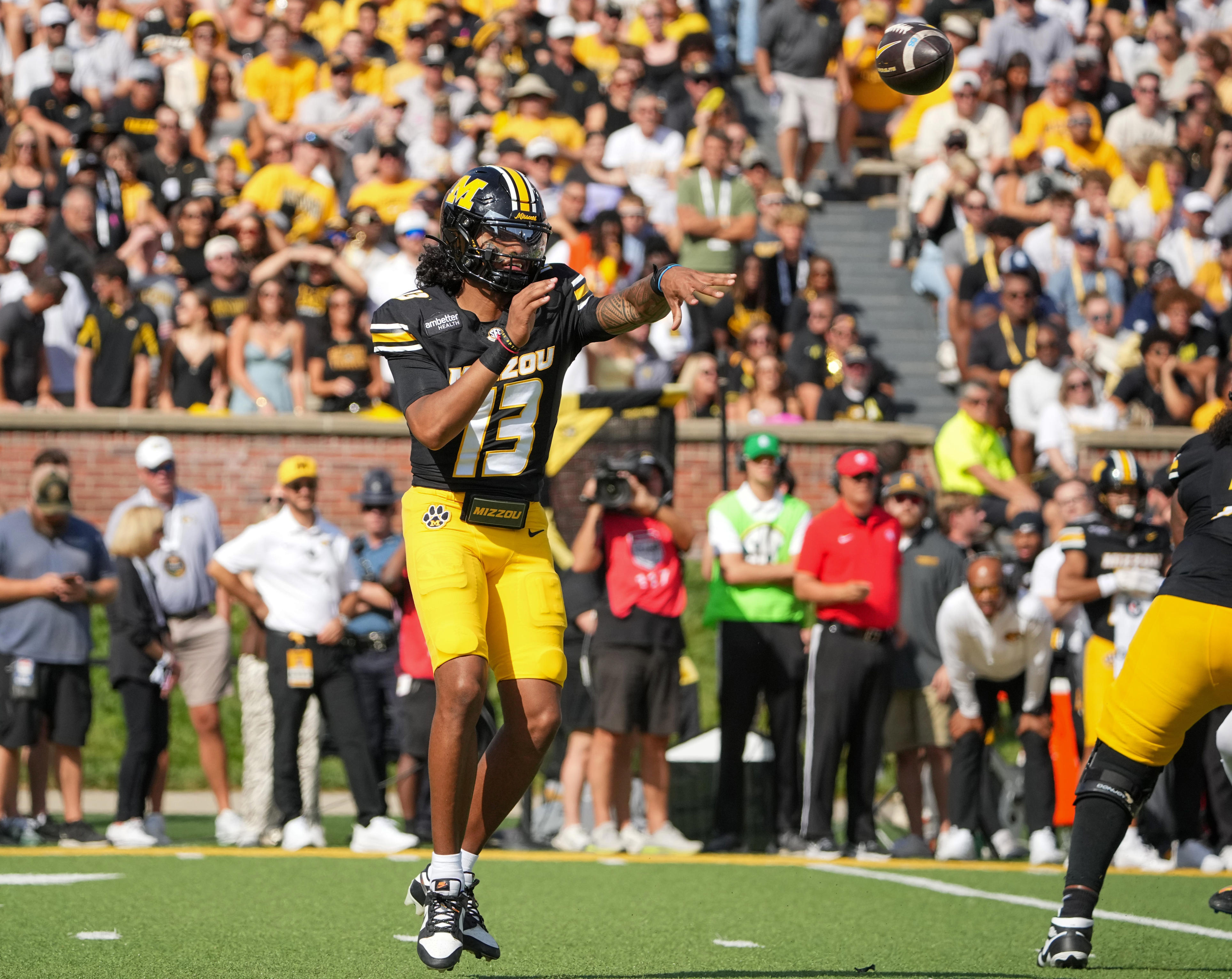 Mizzou football removes 7 players from injury report; QB Austin Simmons ...