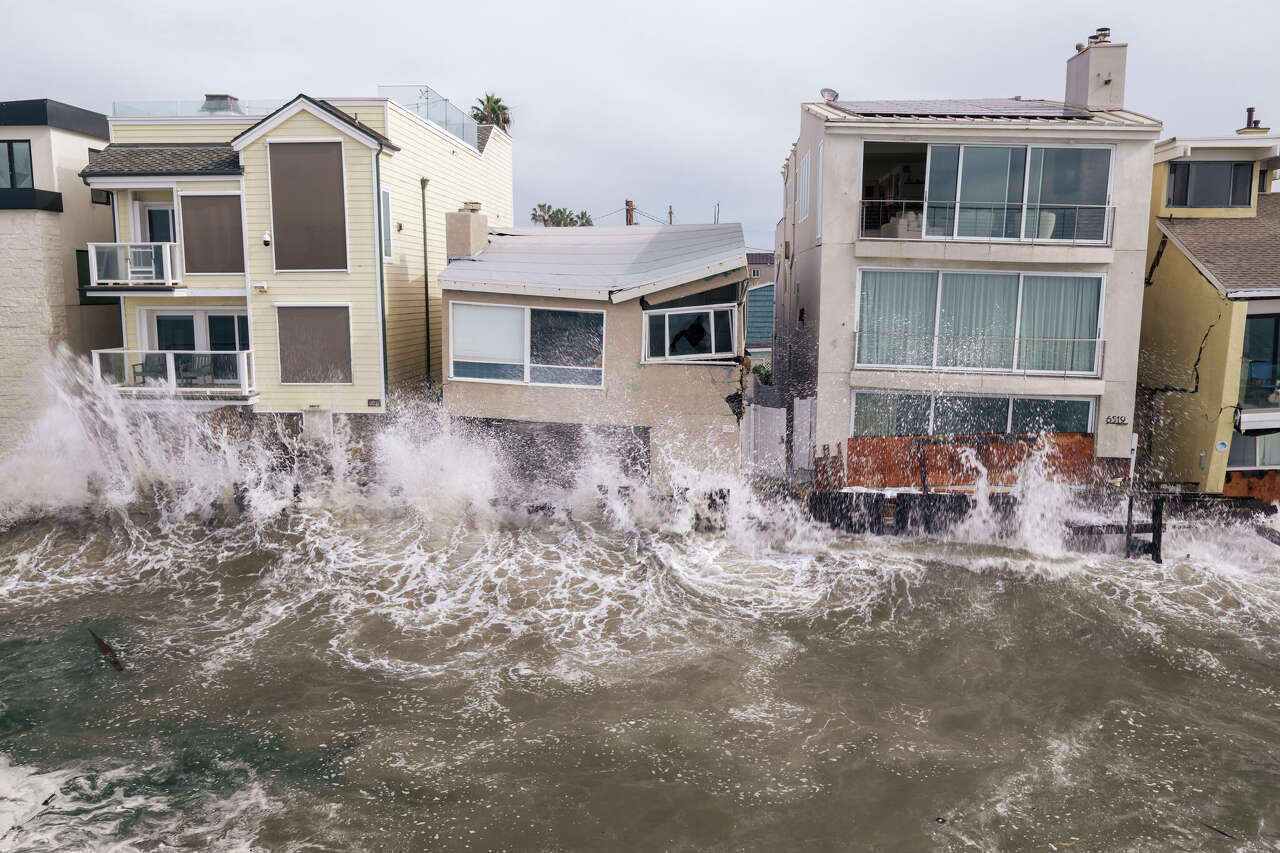 Rachel likely to bring major damage to Southern California as storm pounds coast