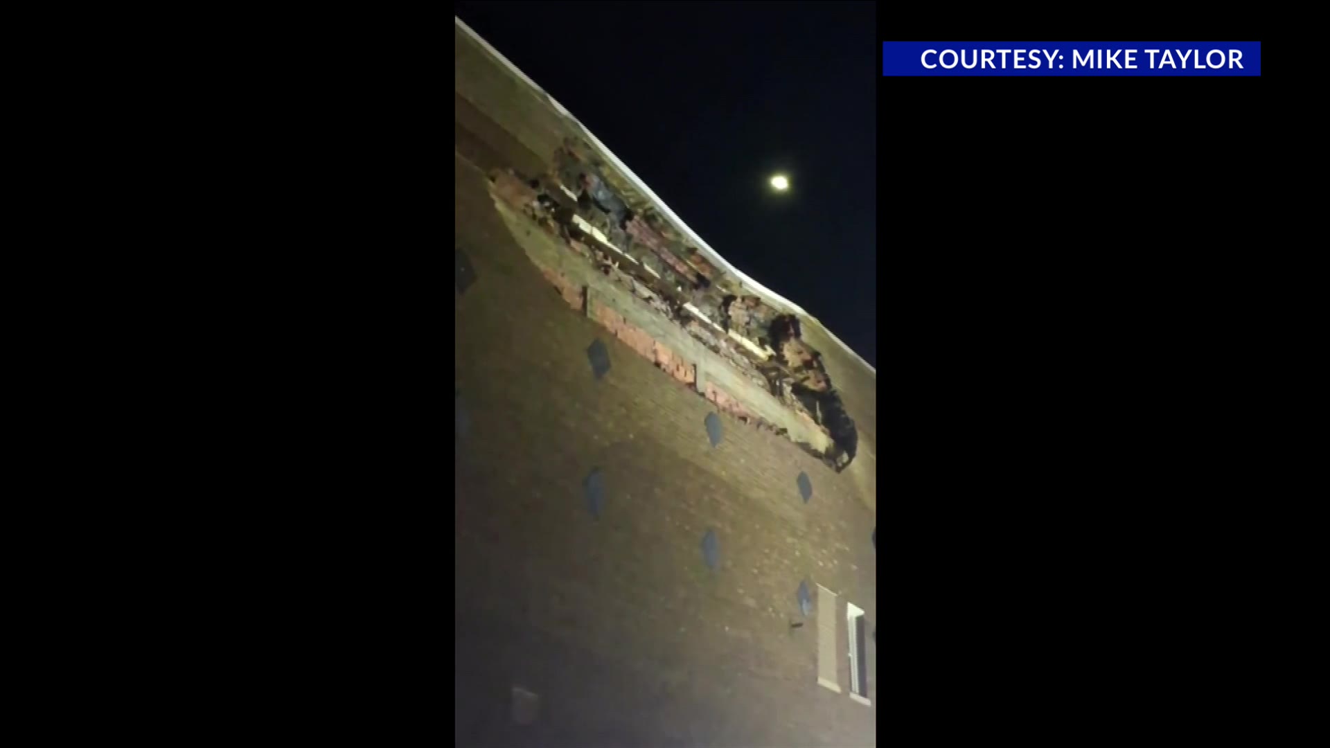 Bricks fall off Muscatine Masonic Temple